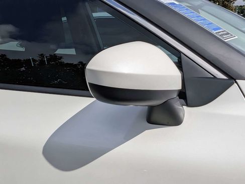 Used 2023 Nissan Rogue SV FWD image 12