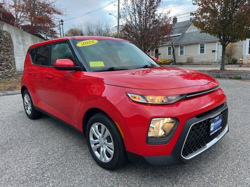 Used 2022 Kia Soul LX image 7