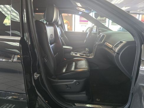 Used 2017 Jeep Grand Cherokee Overland image 15