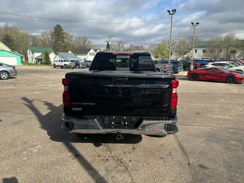 Used 2023 Chevrolet Silverado 1500 LT w/ Convenience Package II AWD/4WD image 5
