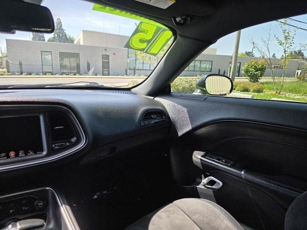 Used 2015 Dodge Challenger R/T Scat Pack w/ Leather Interior Group RWD image 14