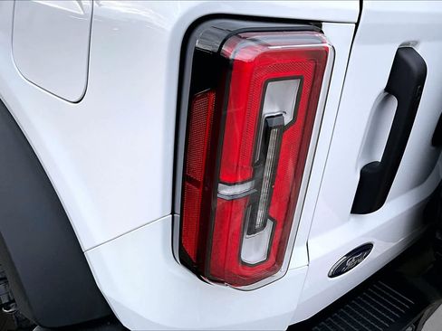 Certified 2025 Ford Bronco Badlands AWD/4WD image 28