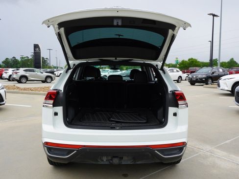 Used 2023 Volkswagen Atlas Cross Sport SE w/ Panoramic Sunroof Package FWD image 36