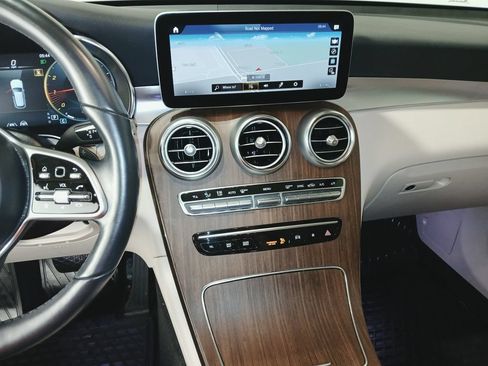 Used 2022 Mercedes-Benz GLC 300 4MATIC image 18