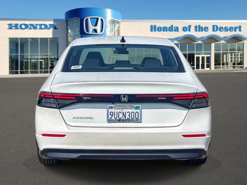 Certified 2025 Honda Accord SE image 6