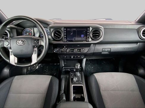 Used 2020 Toyota Tacoma TRD Off-Road AWD/4WD image 16