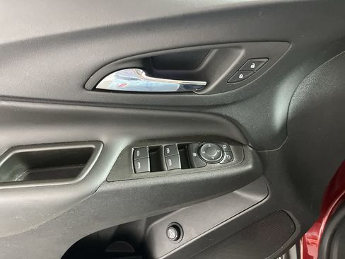 Used 2023 Chevrolet Equinox LT FWD image 13