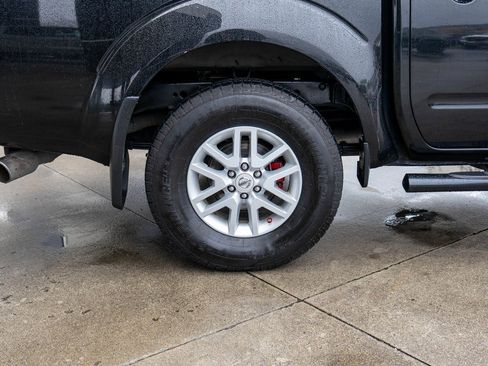 Used 2018 Nissan Frontier SV image 32