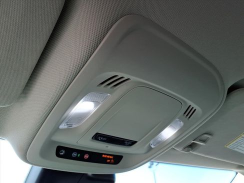 Used 2023 Buick Envision Essence FWD image 32