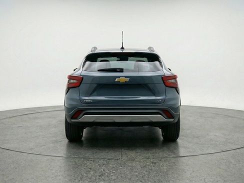 Used 2025 Chevrolet Trax LT FWD image 7