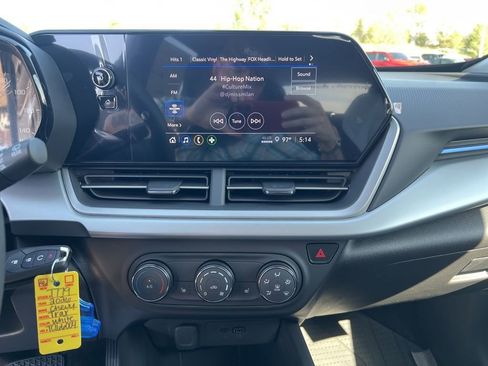 New 2026 Chevrolet Trax LS w/ LS Convenience Package FWD image 13