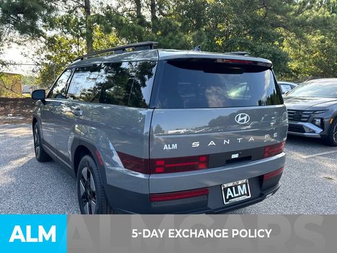 Used 2026 Hyundai Santa Fe SEL FWD image 3