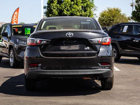 Used 2017 Toyota Yaris iA FWD image 5