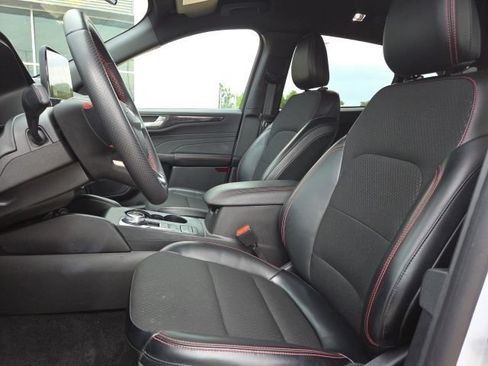 Used 2025 Ford Escape ST-Line FWD image 25