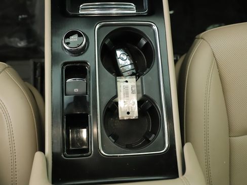 Used 2022 Lincoln Corsair FWD w/ Equipment Group 101A image 6