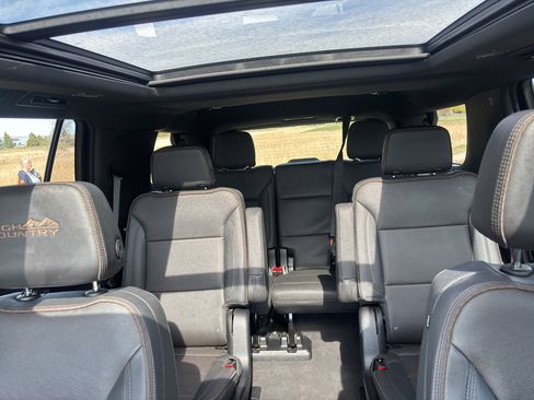 Used 2023 Chevrolet Tahoe High Country AWD/4WD image 21