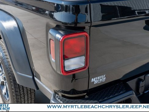 Certified 2023 Jeep Gladiator Sport image 11