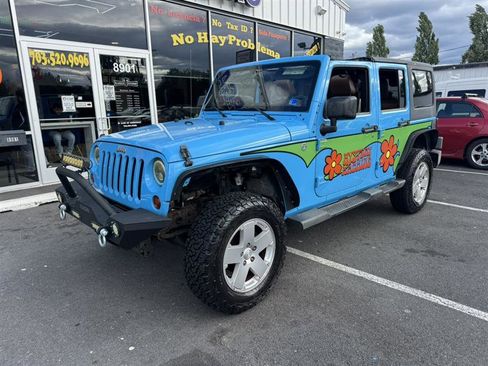 Used 2012 Jeep Wrangler Unlimited Sahara w/ Connectivity Group AWD/4WD image 26
