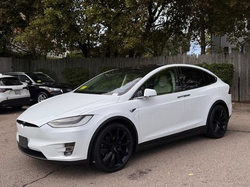 Used 2018 Tesla Model X AWD/4WD image 2