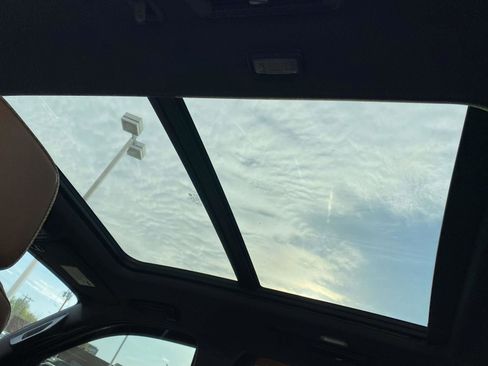 Used 2022 Chevrolet Tahoe High Country image 16