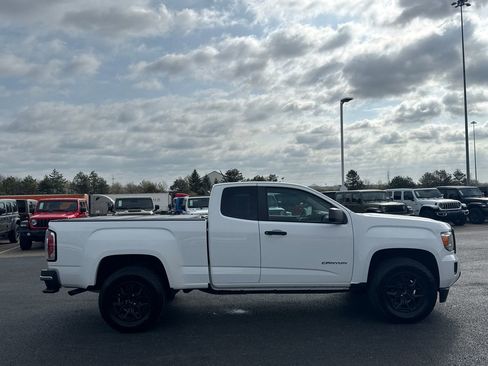 Used 2017 GMC Canyon SL RWD image 2