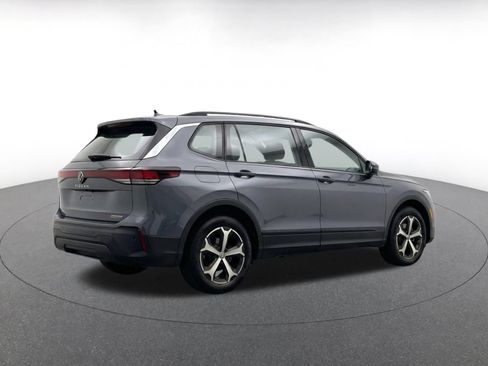 Used 2026 Volkswagen Tiguan SE AWD/4WD image 7