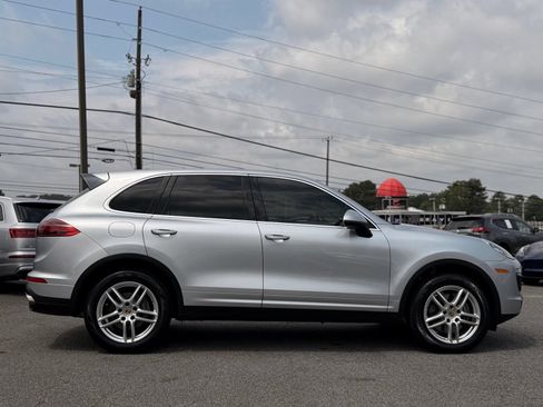 Used 2018 Porsche Cayenne AWD/4WD image 6