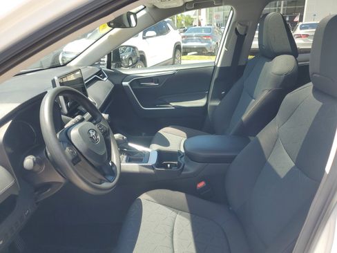 Used 2025 Toyota RAV4 XLE w/ Convenience Package FWD image 16