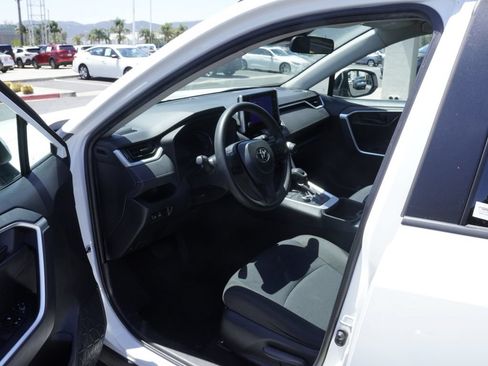 Used 2024 Toyota RAV4 LE AWD/4WD image 23