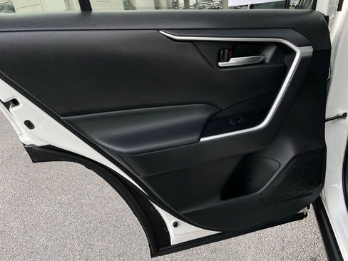 Used 2021 Toyota RAV4 XLE image 37