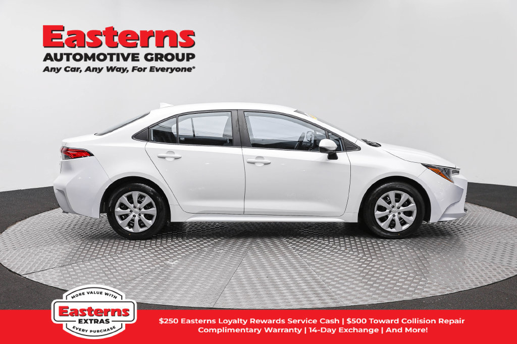 Used 2024 Toyota Corolla LE FWD image 5