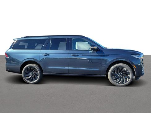 New 2025 Lincoln Navigator L Reserve w/ Jet Appearance Package image 3