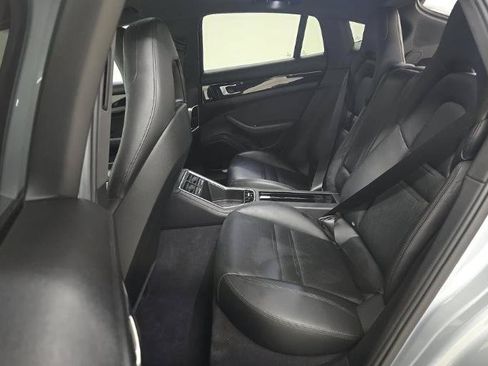 Used 2019 Porsche Panamera RWD image 5