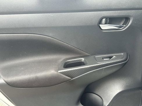 Used 2021 Nissan Versa SV image 12