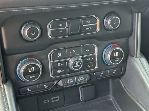 Used 2022 Chevrolet Tahoe LT w/ Luxury Package RWD image 30
