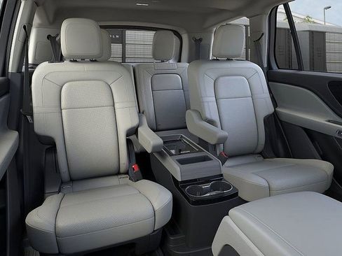 New 2026 Lincoln Aviator Reserve w/ Illumination Package AWD/4WD image 11