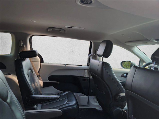 Used 2021 Chrysler Voyager Lxi FWD image 23
