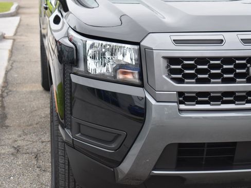 Used 2025 Nissan Frontier SV image 16