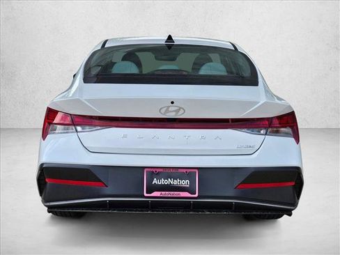 New 2026 Hyundai Elantra Limited FWD image 8