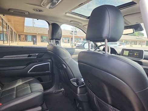 Used 2021 Kia Telluride EX w/ EX Premium Package AWD/4WD image 29