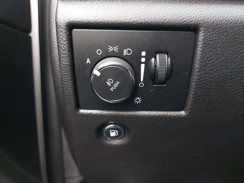 Used 2019 Jeep Grand Cherokee Altitude RWD image 27