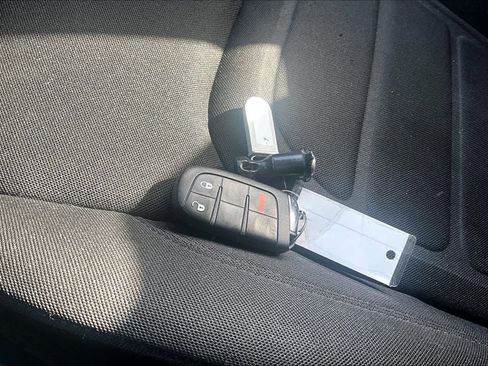 Used 2021 Jeep Renegade Latitude image 15