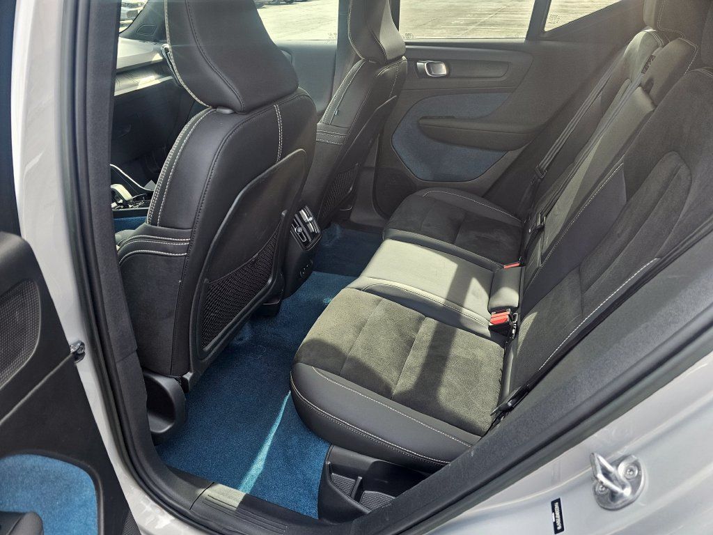 Certified 2023 Volvo XC40 Recharge Ultimate AWD/4WD image 12