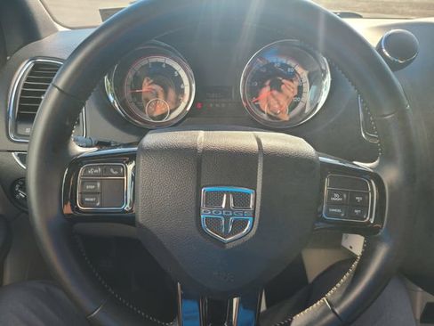 Used 2019 Dodge Grand Caravan SXT FWD image 12