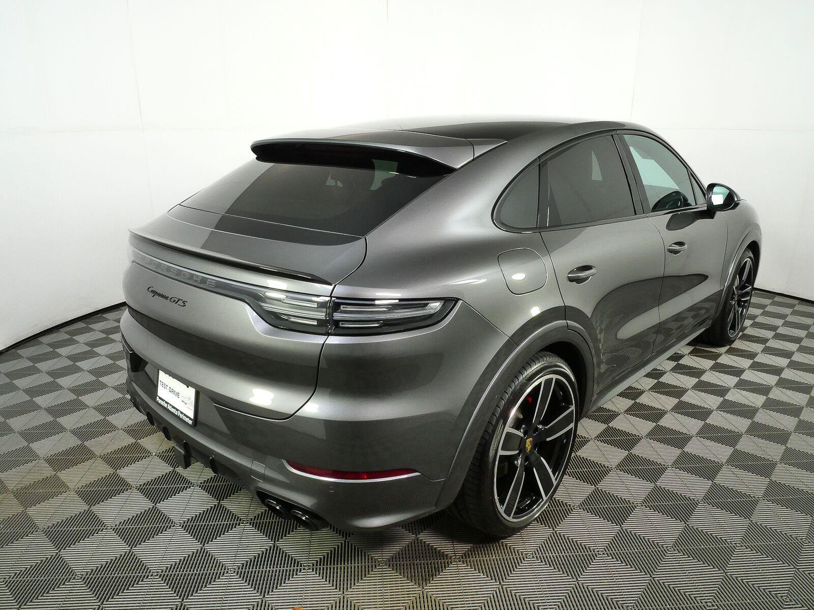 Certified 2023 Porsche Cayenne GTS AWD/4WD image 34