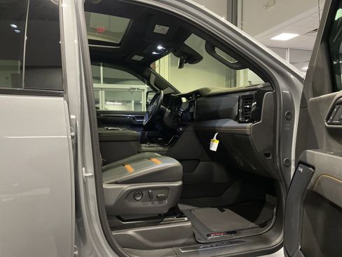 Used 2025 GMC Sierra 2500 AT4 w/ AT4 Premium Plus Package image 41