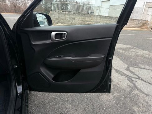 Used 2023 Hyundai Venue SE w/ Cargo Package image 21