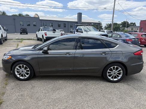 Used 2020 Ford Fusion SE FWD image 3