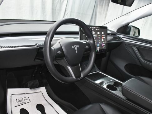 Used 2025 Tesla Model Y Long Range image 23