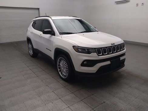 Used 2022 Jeep Compass Latitude AWD/4WD image 13